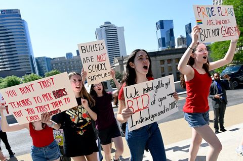 High-School-Schülerinnen protestieren in Nashville