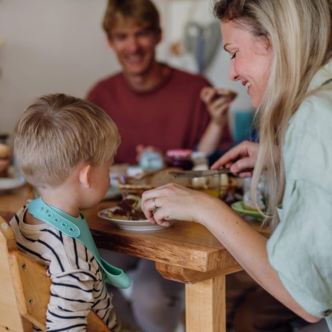 Erziehung : Was macht es mit unseren Kindern, wenn wir sie zu sehr verwöhnen, Herr Frick?