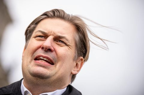 Maximilian Krah, AfD-Spitzenkandidat zur Europawahl, bei einem Pressestatement