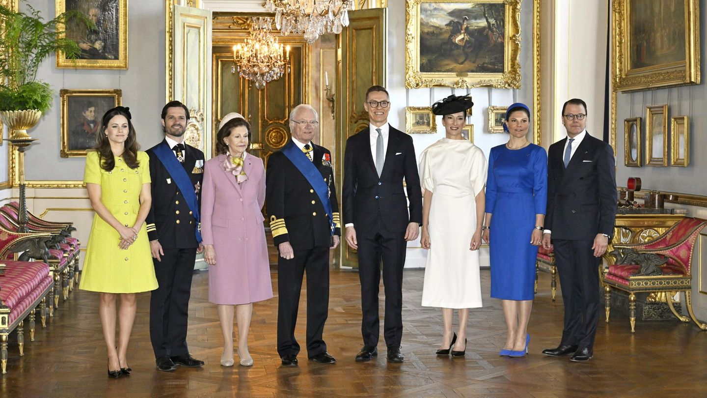 Schwedisches Königshaus: Opulenter Staatsempfang für Finnlands Präsidenten: So fuhren die schwedischen Royals auf