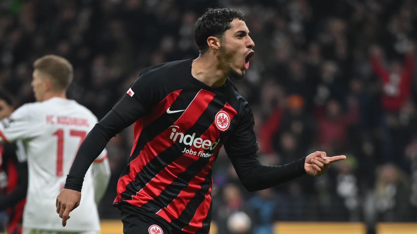 Auf dem Weg nach Europa: Eintracht Frankfurts Fares Chaibi jubelt über sein Tor zum 1:1-Ausgleich gegen den FC Augsburg