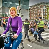 Die Top 5 in Sachen Menschenrechten beginnen mit den Niederlanden. Amnesty International kritisiert im Jahresbericht 2023/24 dennoch: "Viele Länder schränkten das Recht auf Versammlungsfreiheit unverhältnismäßig stark ein. In den Niederlanden griff die Polizei u. a. auf rechtswidrige Personenkontrollen zurück, um Protestierende zu überwachen."