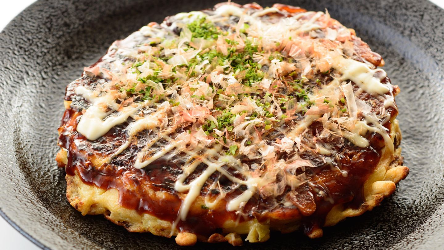 Herzhafter Pfannkuchen: Kennen Sie schon Okonomiyaki? So bereiten Sie das japanische Gericht zu