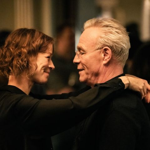 Szene aus dem Tatort: Max Ballauf (Klaus J. Behrendt) mit Nicola Koch (Jenny Schily)