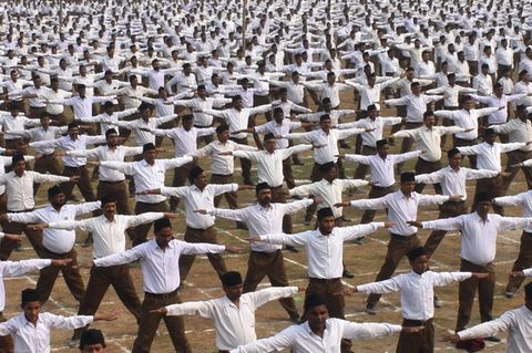 Radikale in Indien: Mitglieder der hindu-nationalistischen Bewegung RSS bei einer Kundgebung