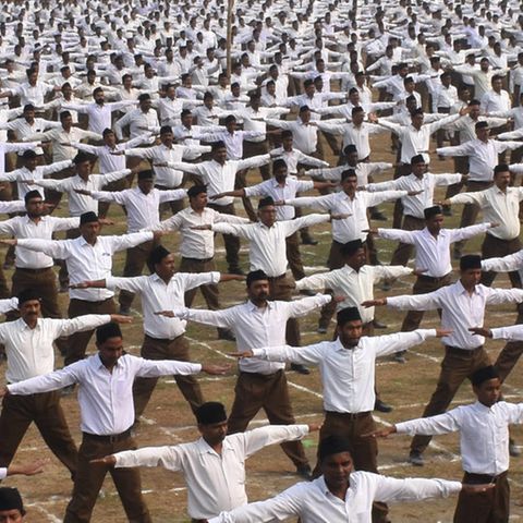 Radikale in Indien: Mitglieder der hindu-nationalistischen Bewegung RSS bei einer Kundgebung
