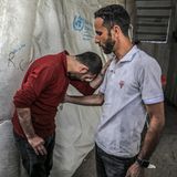 Palästinenser nehmen im Al-Najjar-Krankenhaus Abschied von ihren getöteten Angehörigen