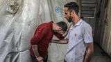 Palästinenser nehmen im Al-Najjar-Krankenhaus Abschied von ihren getöteten Angehörigen