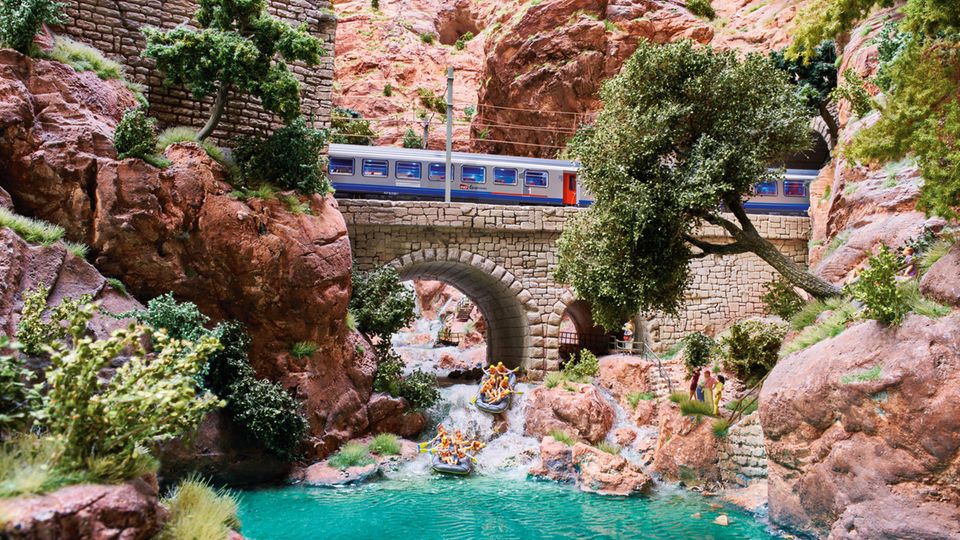 Im Miniatur Wunderland: Rafting in den Bergen Rafting in den Bergen