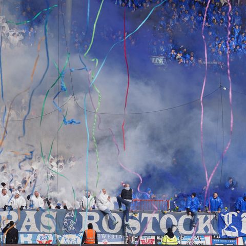 Wenn der FC St. Pauli auf den Riwalen Hansa Rostock trifft, sind Krawalle nicht weit