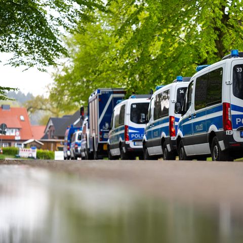 Hunderte Polizisten suchen den vermissten Arian im Landkreis Rotenburg Wümme