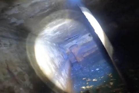 Spektakuläre Entdeckung: Paar entdeckt mysteriösen Tunnel unter ihrem Whirlpool (Video)