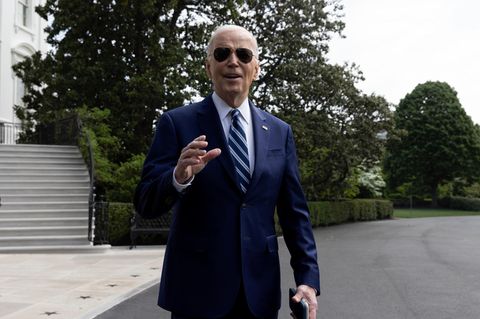 Die USA unterstützen die Ukraine weiter kräftig: Joe Biden spricht im Garten des Weißen Hauses zu Journalisten