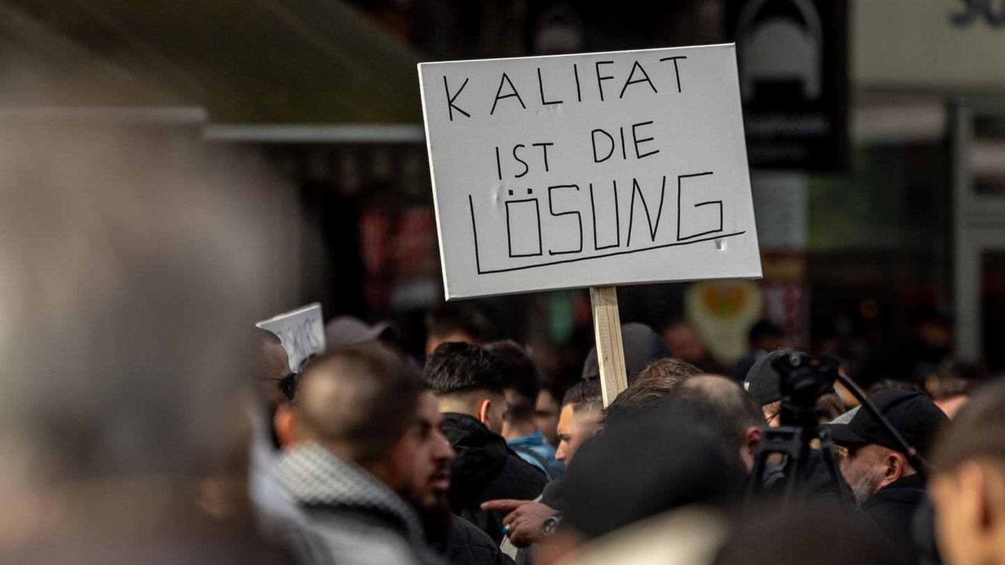 Extremistische Organisation: Ruf nach Kalifat auf Islamisten-Demonstration in Hamburg