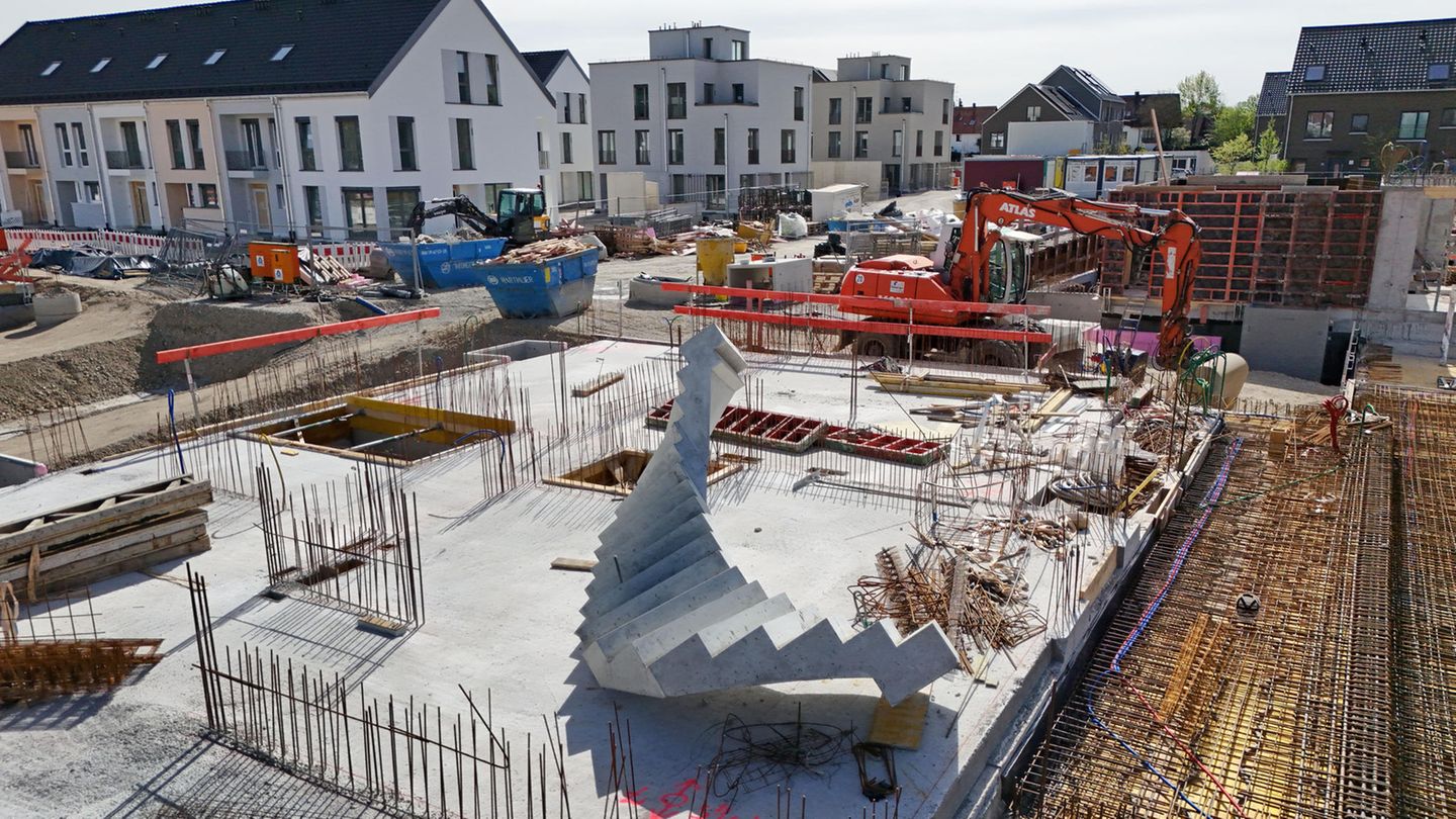 Hausbau in einer Neubausiedlung