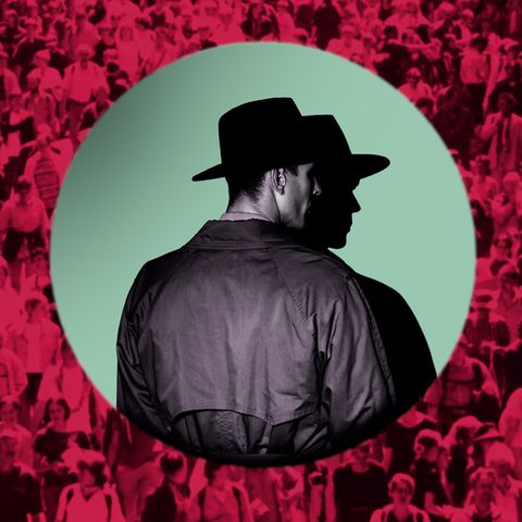 Spies are often shown in films: with a hat and trench coat