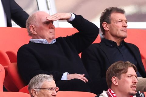 "Wenn’s nicht weitergeht, dann kaufen wir!": Uli Hoeneß auf der Tribüne der Allianz Arena