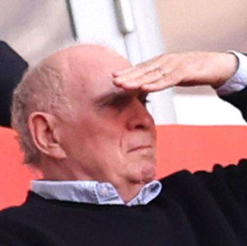 "Wenn’s nicht weitergeht, dann kaufen wir!": Uli Hoeneß auf der Tribüne der Allianz Arena