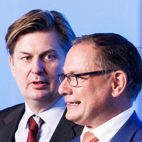 EU-Spitzenkandidat Maximilian Krah mit den AfD-Vorsitzenden Tino Chrupalla und Alice Weidel (von links) auf dem Parteitag in Magdeburg im Juli 2023. 