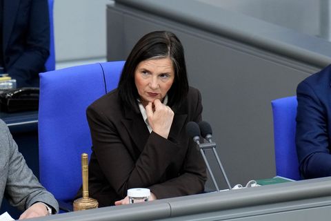 Katrin Göring-Eckardt leitet als Bundestagsvizepräsidentin eine Sitzung des Parlaments.