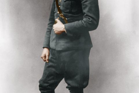 Portrait im Profil von Staffenberg - nachträglich coloriert