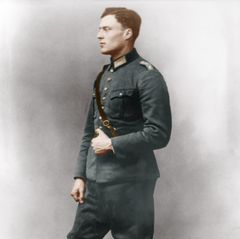 Portrait im Profil von Staffenberg - nachträglich coloriert