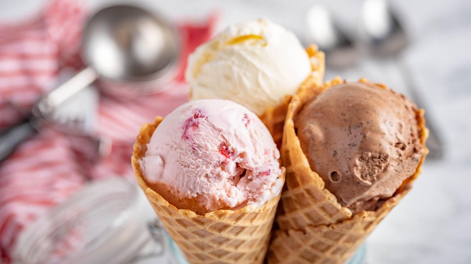 Von wegen echtes Gelato! Mit diesen Tricks verlangen Eisdielen hohe Preise für billiges Fertig-Eis