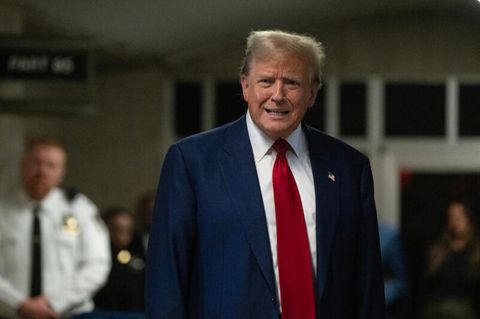 Donald Trump vor Gericht. Regelmäßig wettert er gegen Richter Juan Merchan. Dieser sei befangen und solle den Fall abgeben