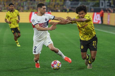 Karim Adeyemi als Zweikämpfer (hier gegen Paris' Achraf Hakimi): ein ungewohntes Bild. Aber eines, das seinem Team zum 1:0-Erfolg im Champions League-Halbfinal-Hinspiel verhalf. 