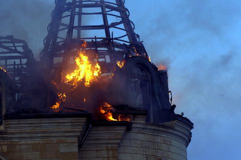 Ukraine: Ein Gebäude der Rechtsakademie von Odessa brennt nach einem russischen Raketenangriff