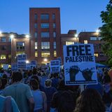 An US-Universitäten im ganzen Land demonstrieren pro-palästinensische Studierende und Unterstützer, hier in Washington D.C.
