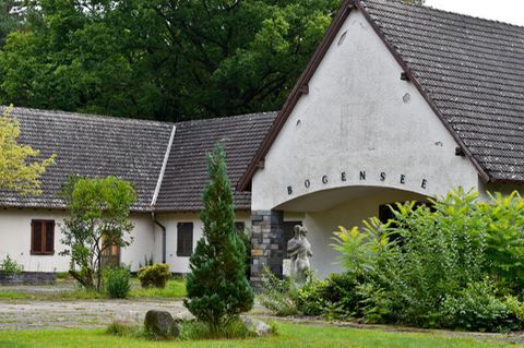Blick auf den ehemaligen Landsitz von NS-Propagandaminister Goebbels