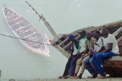 Senegal: Er liebte das Meer – bis er einen toten Freund über Bord werfen musste