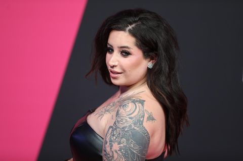 Messer-Attacke auf Ex-Dschungelcamp-Star Jolina Mennen (Video)