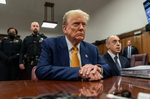 Der Schweigegeldprozess gegen Donald Trump geht weiter. Nun fahren seine Anwälte eine neue Strategie
