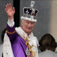 König Charles III. nach seiner Krönung am 6. Mai 2023 auf dem Balkon des Buckingham Palastes
