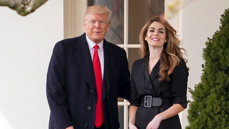 Donald Trump mit seiner einstigen Vertrauten und Kommunikationschefin Hope Charlotte Hicks, hier im Jahr 2018 im Weißen Haus
