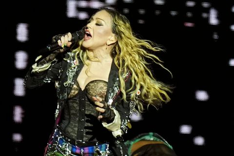 Madonna bei ihrem Auftritt an der Copacabana in Rio de Janeiro
