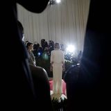 Lichtgestalt der Mode: Anna Wintour, 76, ist die Chefin aller „Vogue“-Titel und seit 1995 Schirmherrin der Met-Gala. Bei dem Spenden-Event wird Geld für den Mode-Flügel des Metropolitan Museums gesammelt. Wer dabei sein möchte, muss nicht nur mittlerweile 100.000 US-Dollar für ein Ticket bezahlen, sondern auch Wintours Erlaubnis bekommen. Nur sie entscheidet, wer zum Inner-Circle der Mode gehört – und wer nicht. 