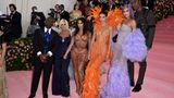 Kris Jenner mit ihren Töchtern Kim, Kendall und Kylie bei der Met Gala 2019