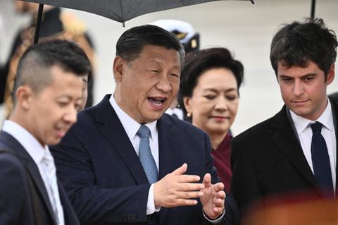 Chinas Präsident Xi Jinping bei seiner Ankunft in Frankreich
