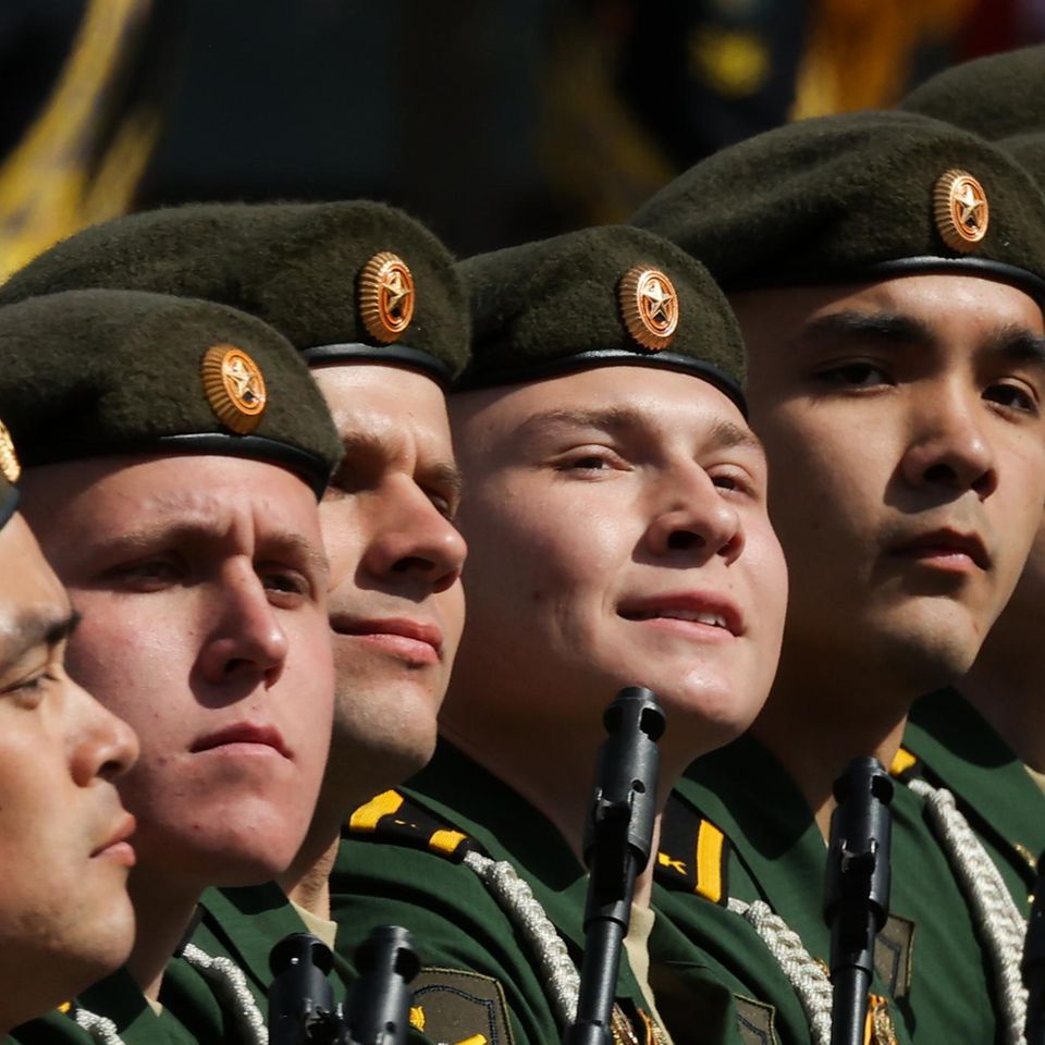 Russische Soldaten bei einer Übung für die Militärparade am 9. Mai in Moskau