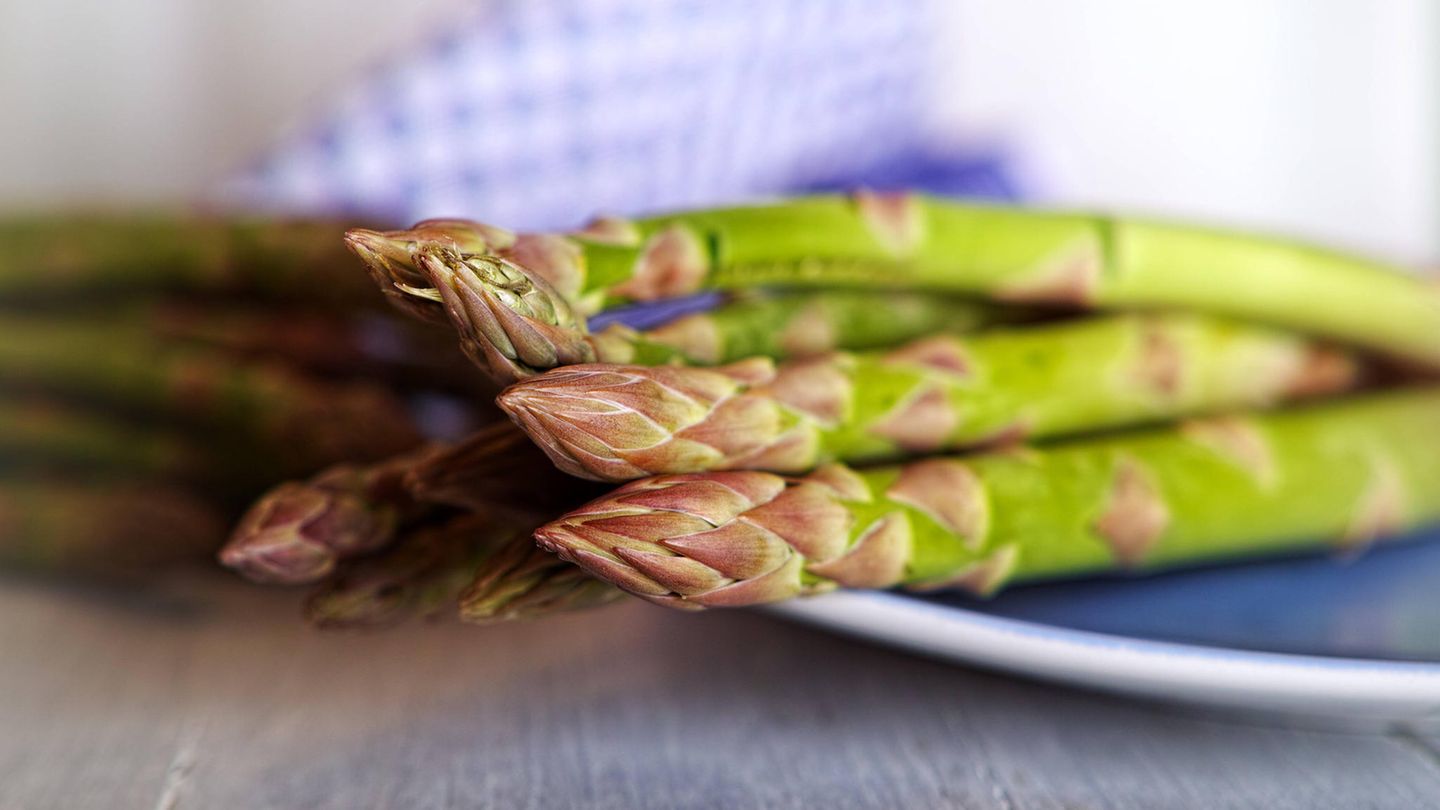 Spargel verändert den Geruch von Urin.