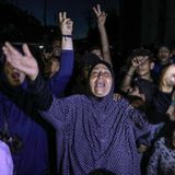 Hier bejubeln Alt und Jung die Ankündigung der Hamas zur Feuerpause. Wie lang die Freude nach Beginn der israelischen Offensive anhält, ist jedoch fraglich...