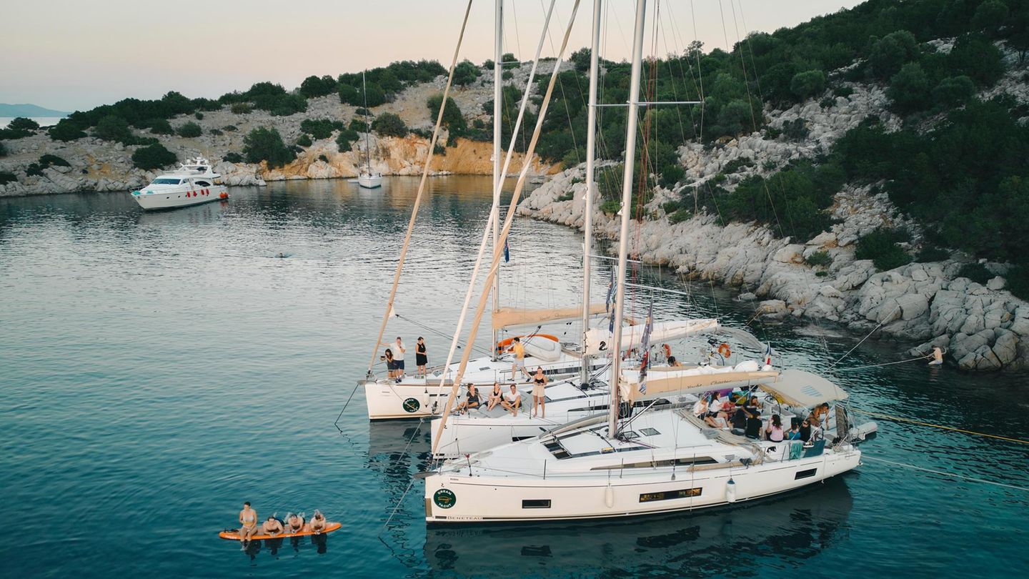 Griechenland: Sechs Fremde machen Urlaub auf einer Yacht. Was passiert, wenn die Leinen los sind?