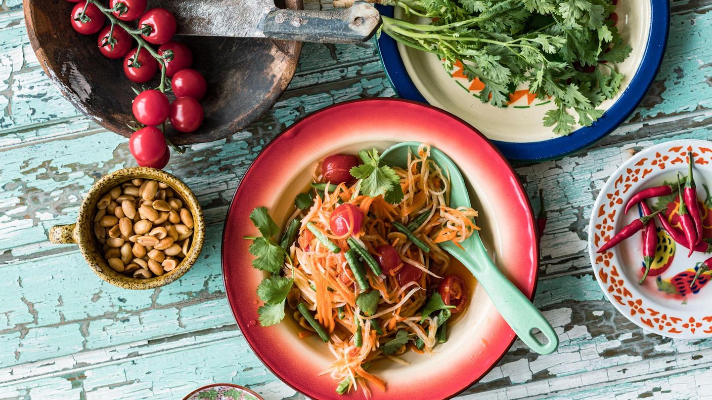 Ein Papayasalat angerichtet Ein Papayasalat angerichtet