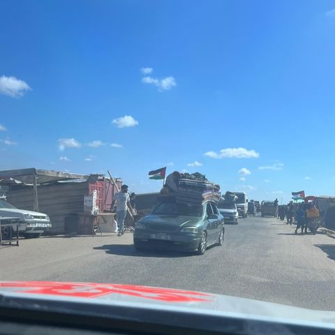 Die Menschen in Rafah fliehen aus der Stadt, als die israelische Armee sie dazu aufruft