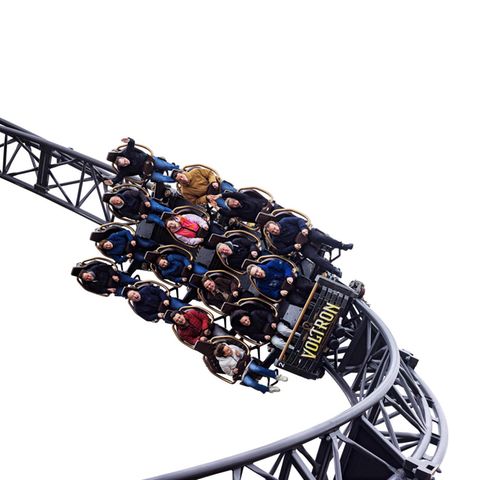 Ein voller Achterbahn-Wagen im Looping