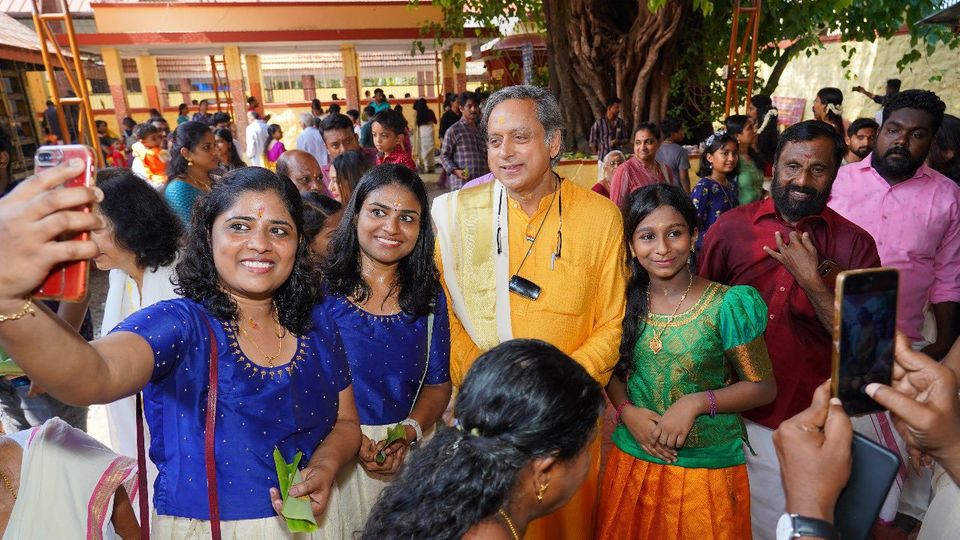 Shashi Tharoor beim Wahlkampf im indischen Bundesstaat Kerala