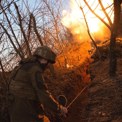Ukraine: Mörser bei Bachmut